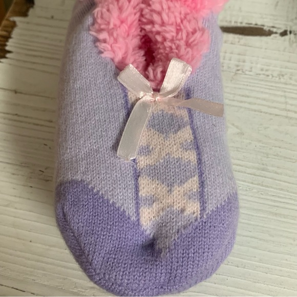 DISNEY PRINCESS TANGLED Rapunzel COZY SLIPPERS! Grippy Dots Cute Soft Sherpa NWT - Picture 3 of 7
